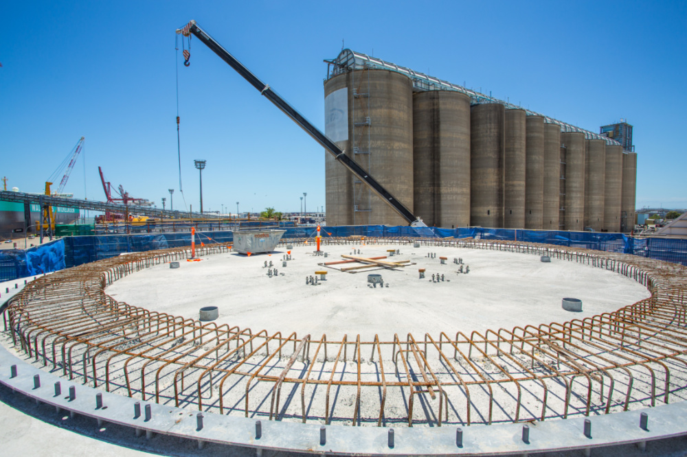 Niepe working on the construction of 2 new concrete silo structures at the Port of Brisbane Falconer Grain Terminal